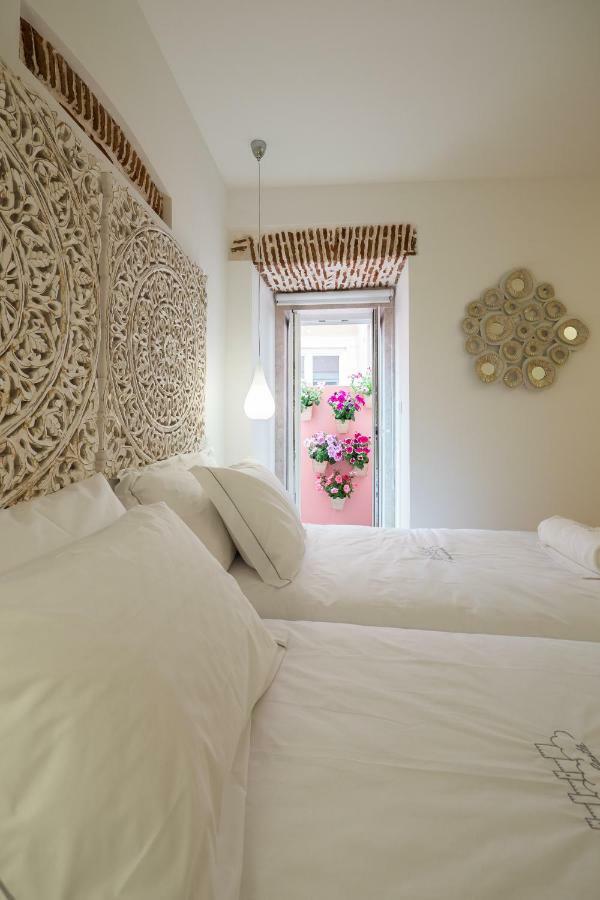 Sunshine House - Exclusive Apartment - Home By The Castle Lisboa Eksteriør bilde
